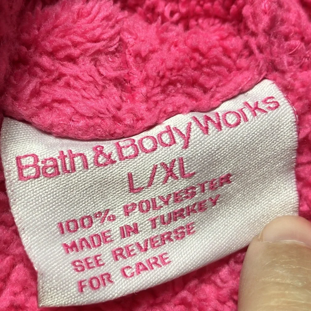 BATH & BODY WORKS PLUSH HOT PINK BELTED ROBE WITH POCKETS - Picture 3 of 6